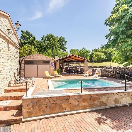 Wunderschoenes In Matijasi Mit Grosser Terrasse Holiday home