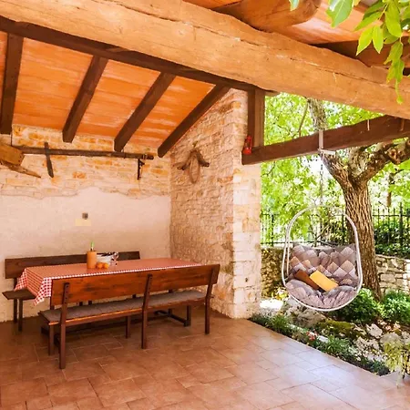 Holiday home Wunderschoenes In Matijasi Mit Grosser Terrasse Zminj